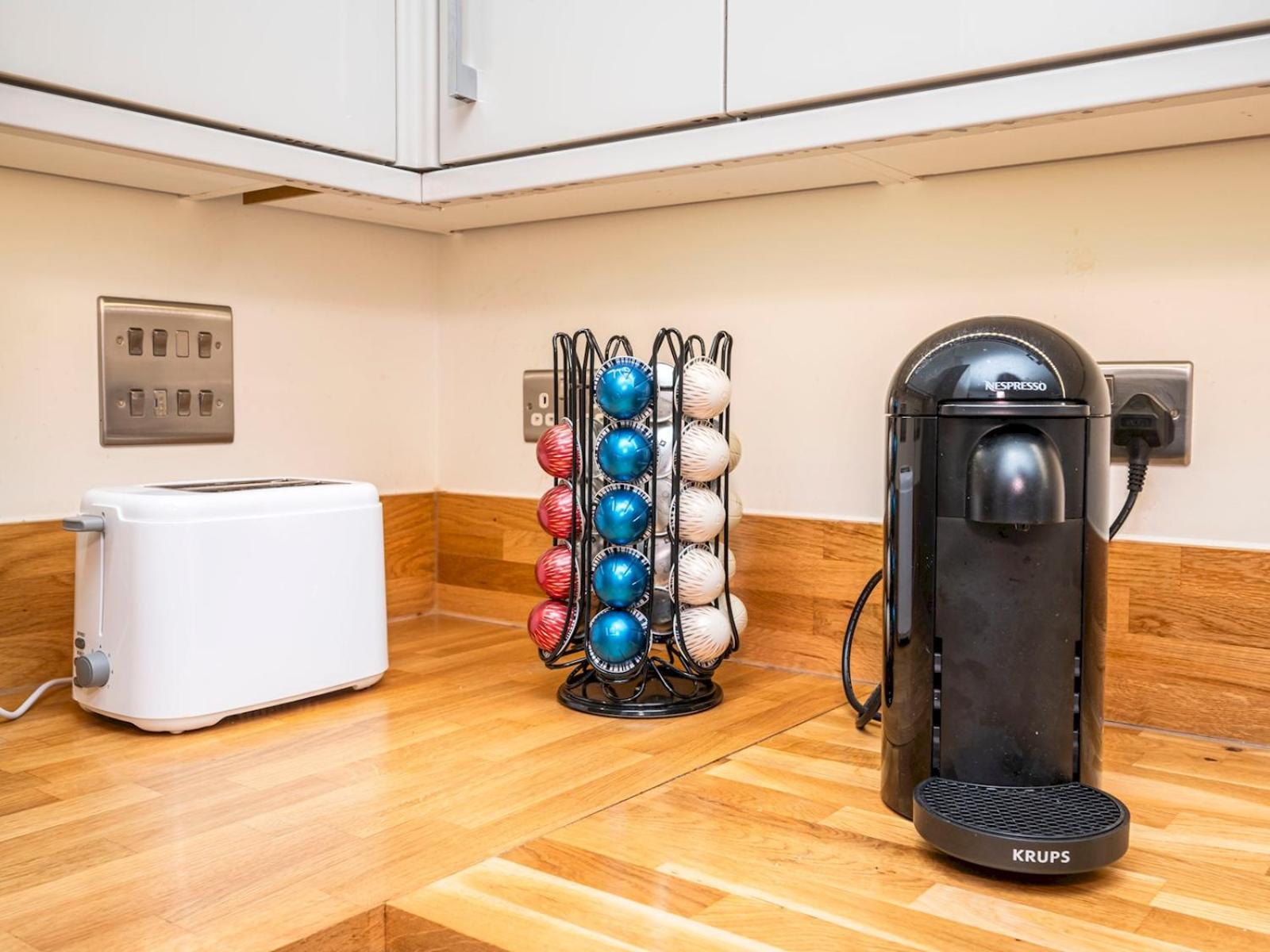 London Apartment Near Tower Bridge And Tube Pass The Keys Екстериор снимка