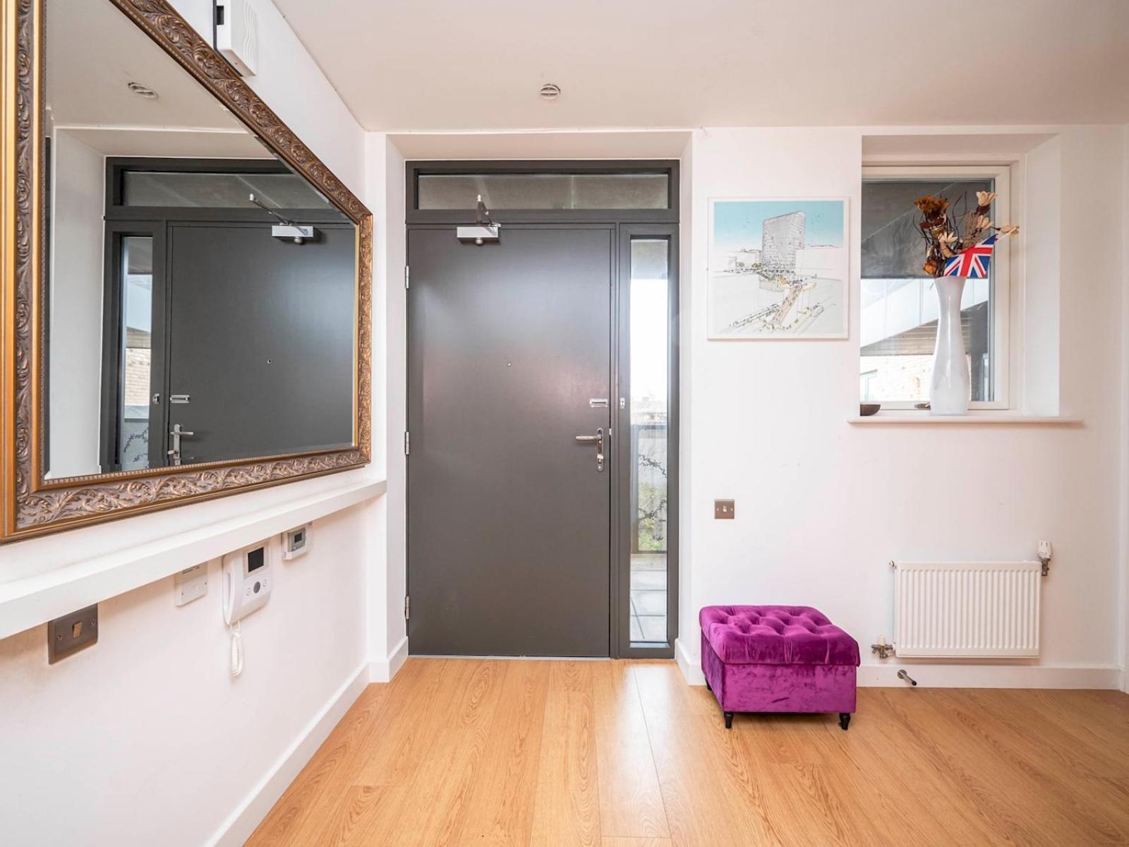 London Apartment Near Tower Bridge And Tube Pass The Keys Екстериор снимка